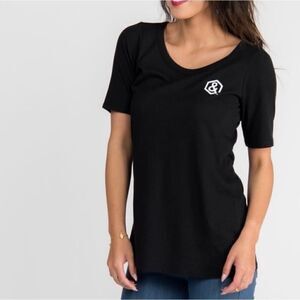 🤸♀️3 for 12🤸♂️ NWT Agnes & Dora Everyday Graphic Logo Tee Black